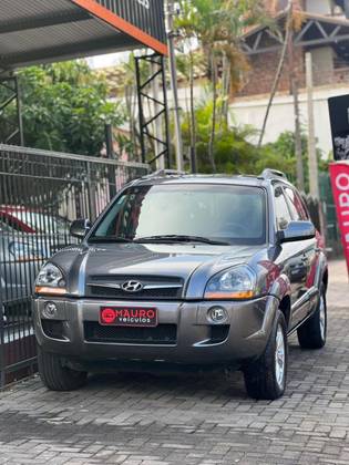 HYUNDAI TUCSON 2.0 MPFI GLS 16V 143CV 2WD FLEX 4P AUTOMÁTICO HYUNDAI TUCSON 2.0 MPFI GLS 16V 143CV 2WD FLEX 4P AUTOMÁTICO